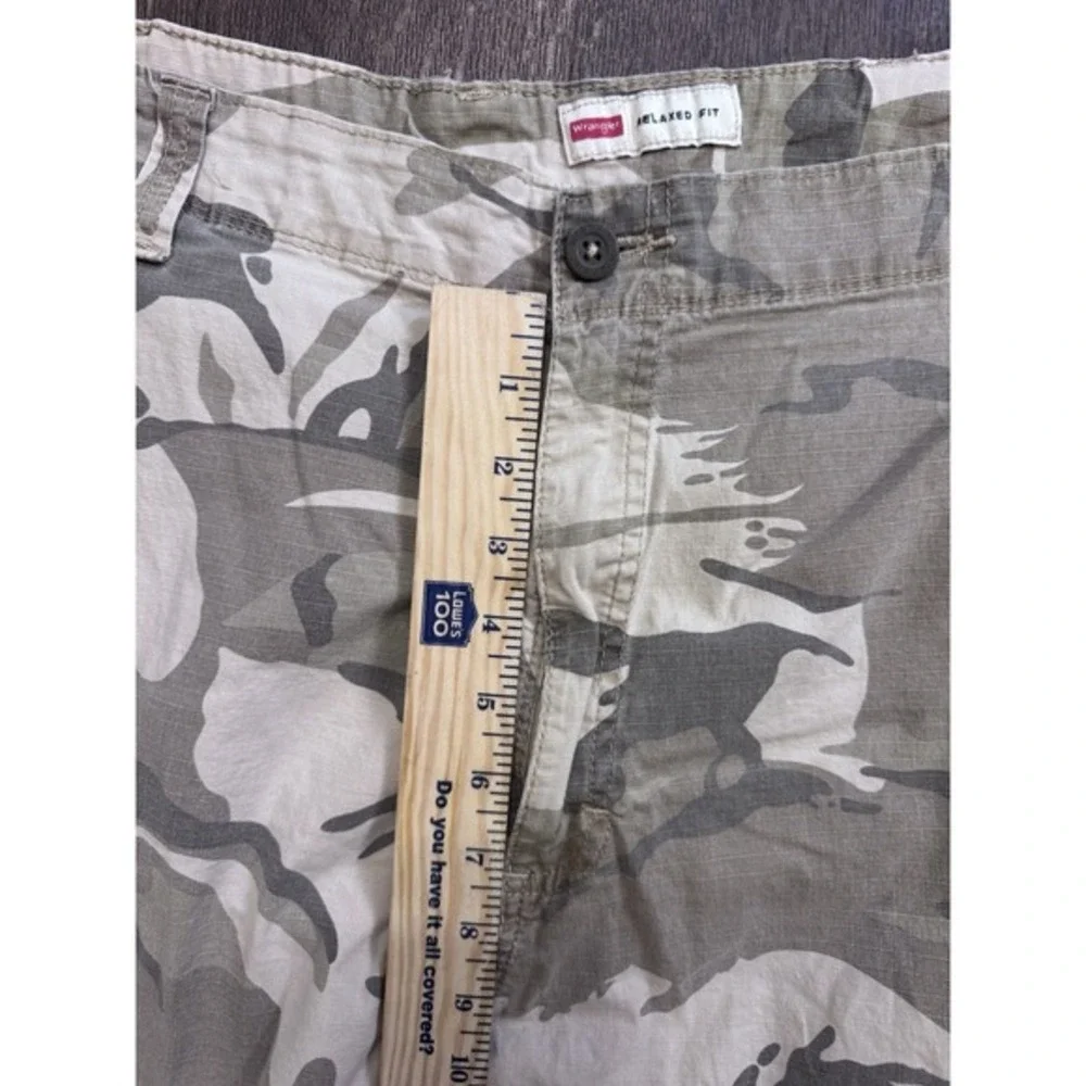 Wrangler Camo Cargo Shorts Mens 42 Relaxed Fit Loose Utility Outdoors Green Army